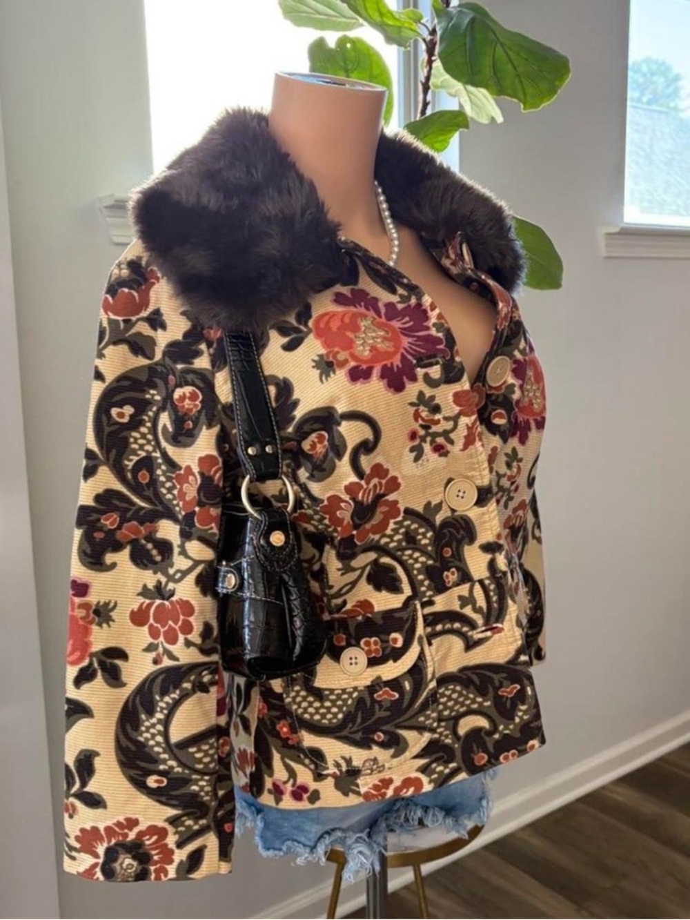 Floral Jacquard Jacket with Faux Fur Collar - Cream & Black